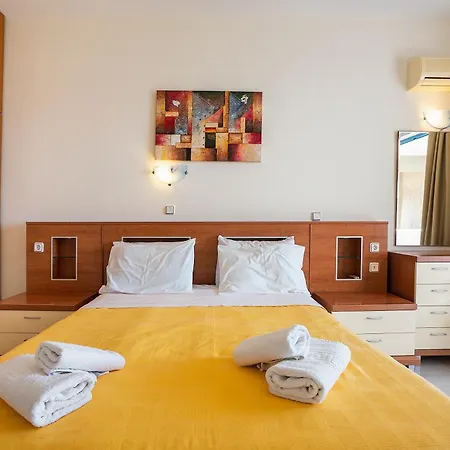 Livadia B * Tilos